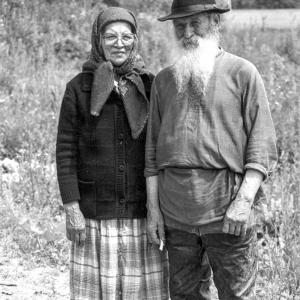 Кубань. Феодосия Ивановна и Ананий Клеонович Килин с женой. Белореченск, 1992 г.