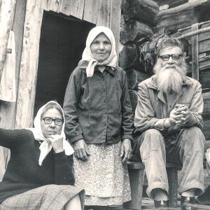 Урал. И. В. Поздеева и старики-старообрядцы. Колва, 18.06.1984