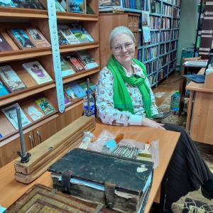 Подмосковье и Калуга. Н. В. Литвина читает лекцию о реставрации в Боровской библиотеке